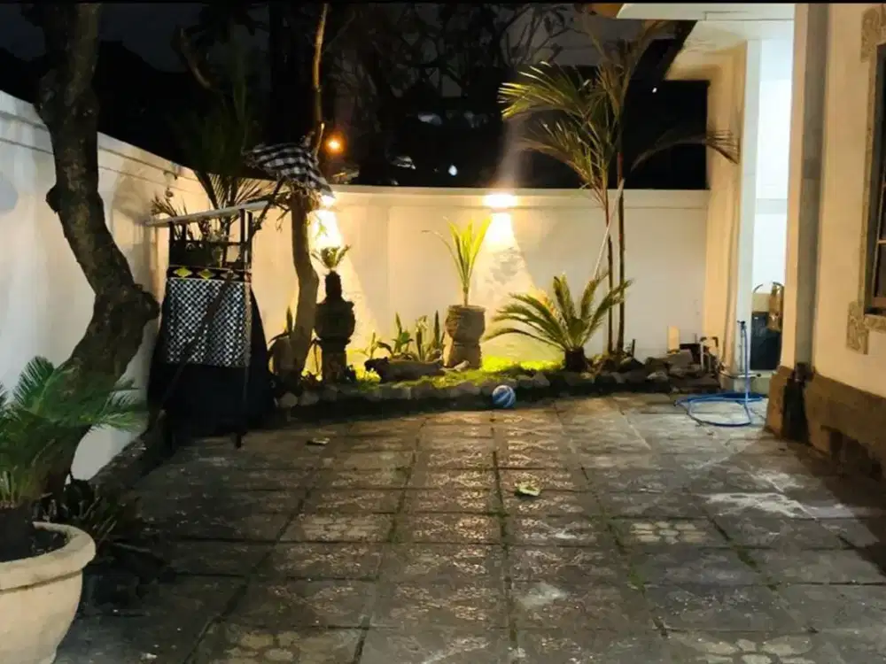 JUAL RUMAH 2 LANTAI KEEROBOKAN