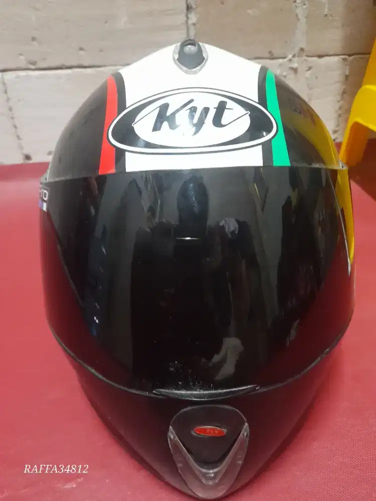 Helm KYT rocket
