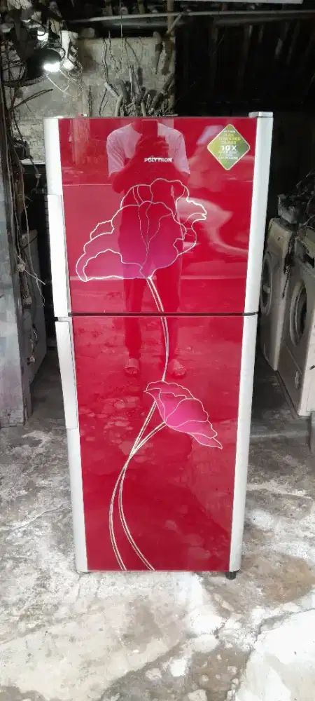Kulkas 2 pintu Polytron