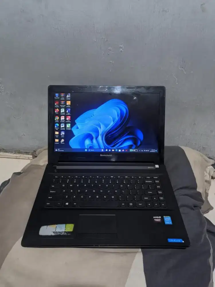 Lenovo Ideapad G40 80 Intel Core i5 | Broadwell Gen 5 | Dual VGA