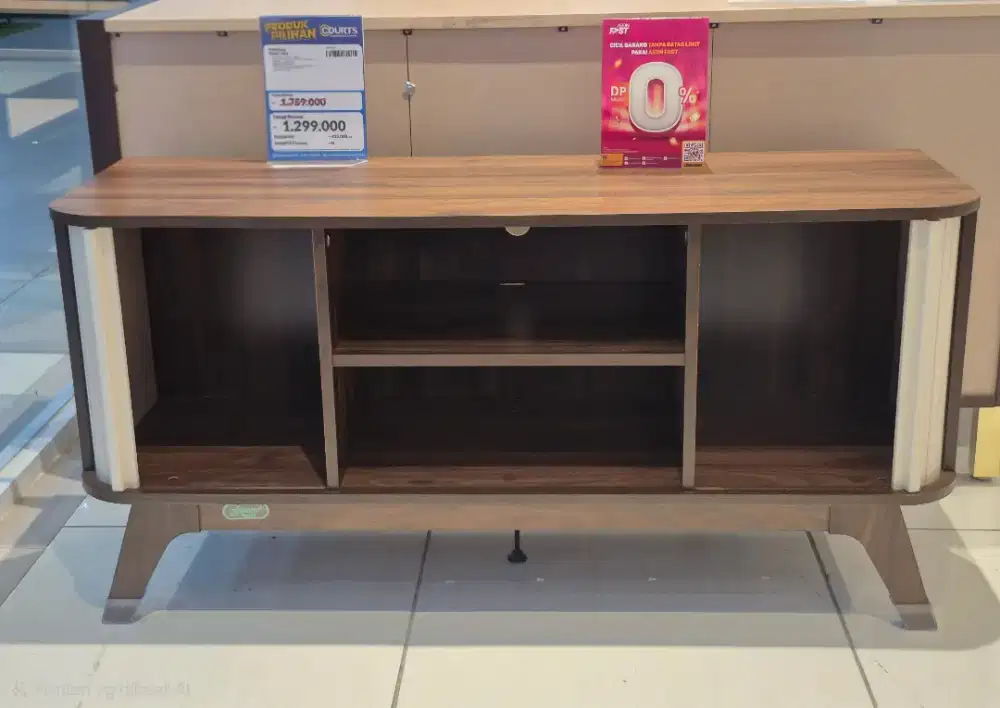 Meja TV Baru... Masih di kardus.