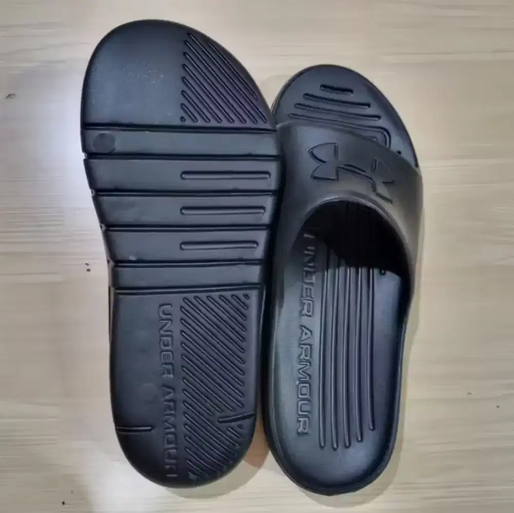 Sandal pria under armor size 44