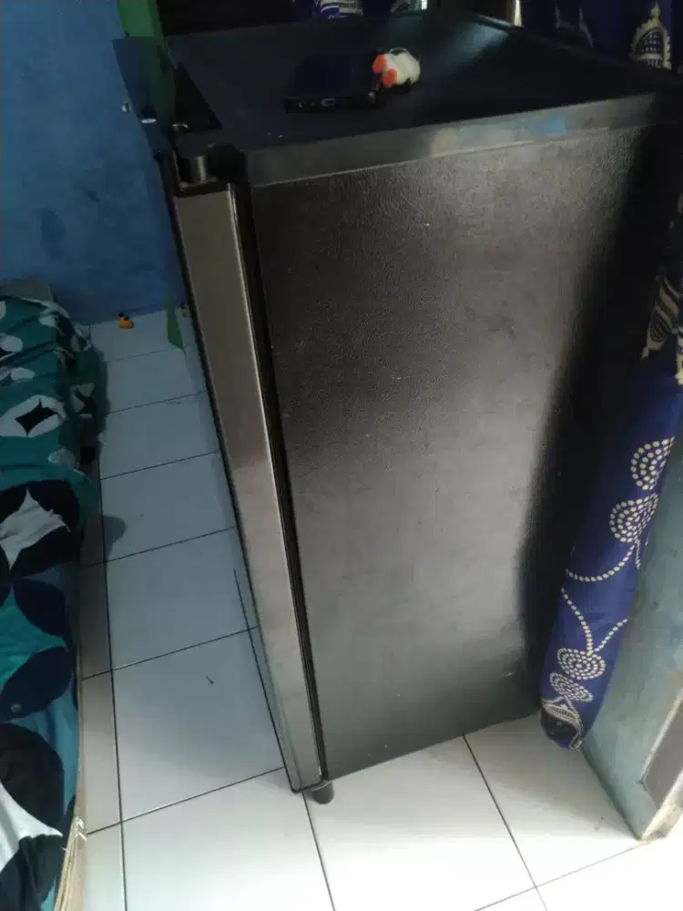 Dijual kulkas merek aqua 1 pintu