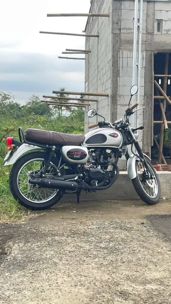 Kawasaki W 175 SE 2023 Low km
