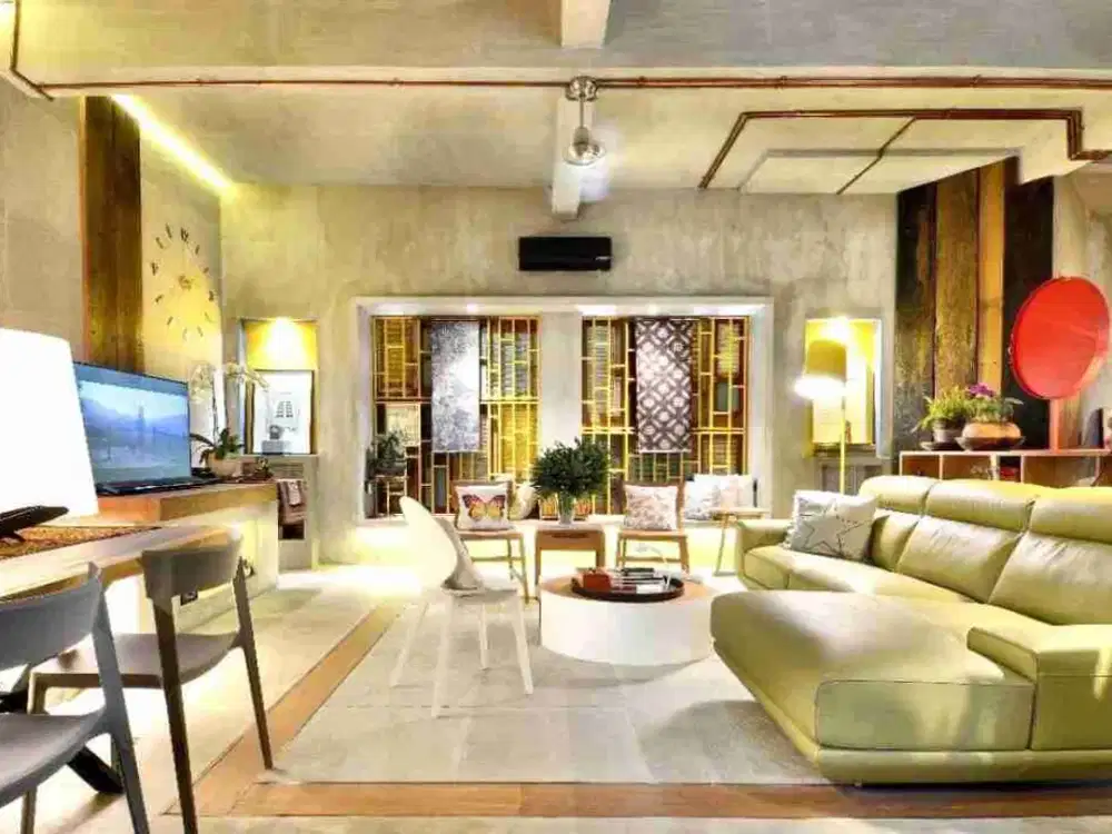 “Luxury Tropical House Pondok Indah, < 10 M”