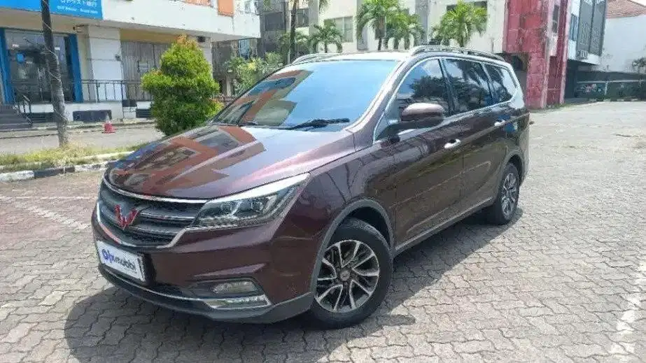LIKE NEW - Wuling Cortez 1.8 L Lux Plus Bensin-AT 2018