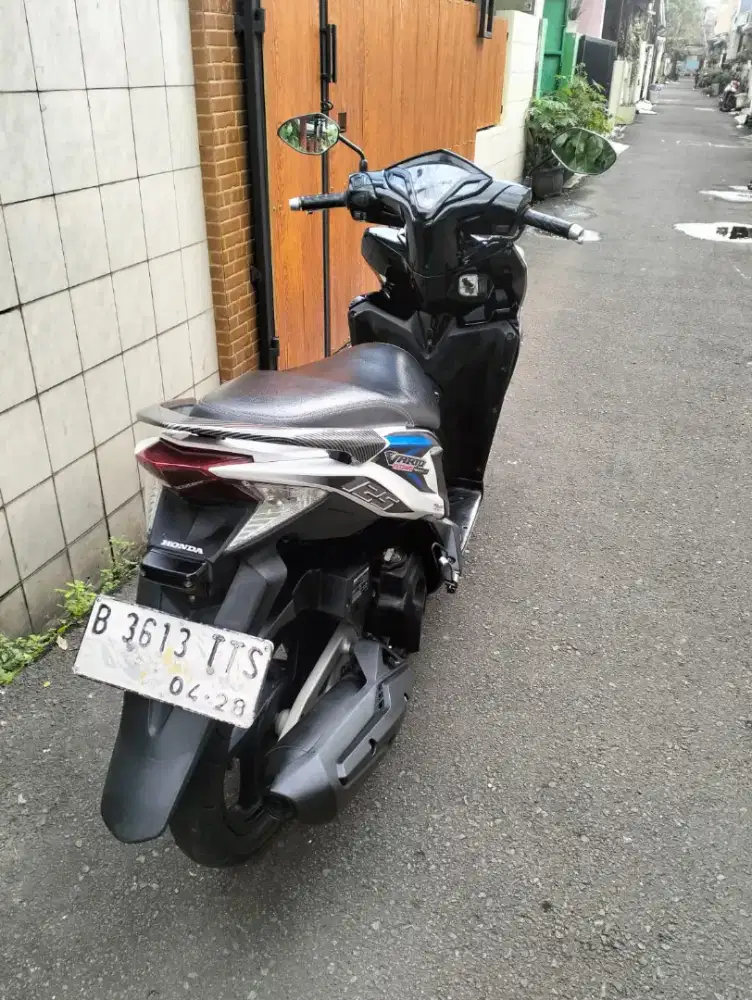 Bissmillah dijual motor Honda Vario kzr 2013