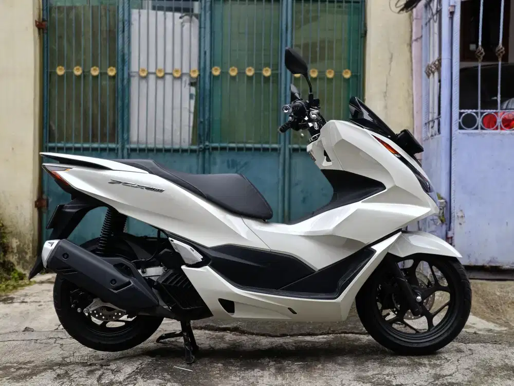 Pcx 160 tahun 2023 low km 9rb real/tt boleh gan cash lebih bagus