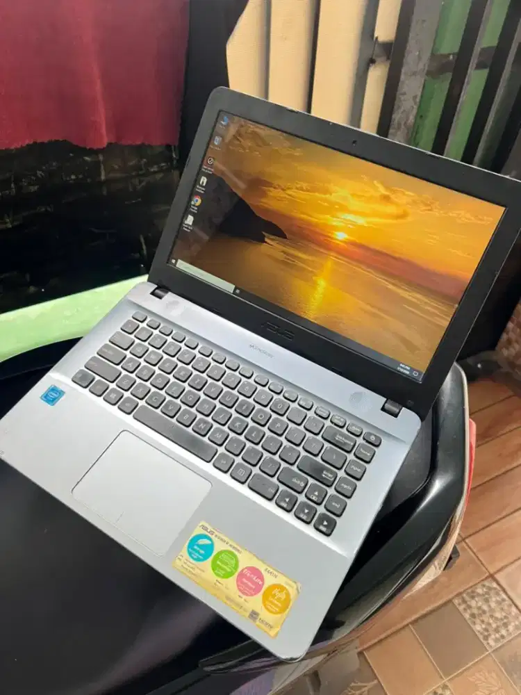 ASUS X441N – Siap Pakai

Spesifikasi: