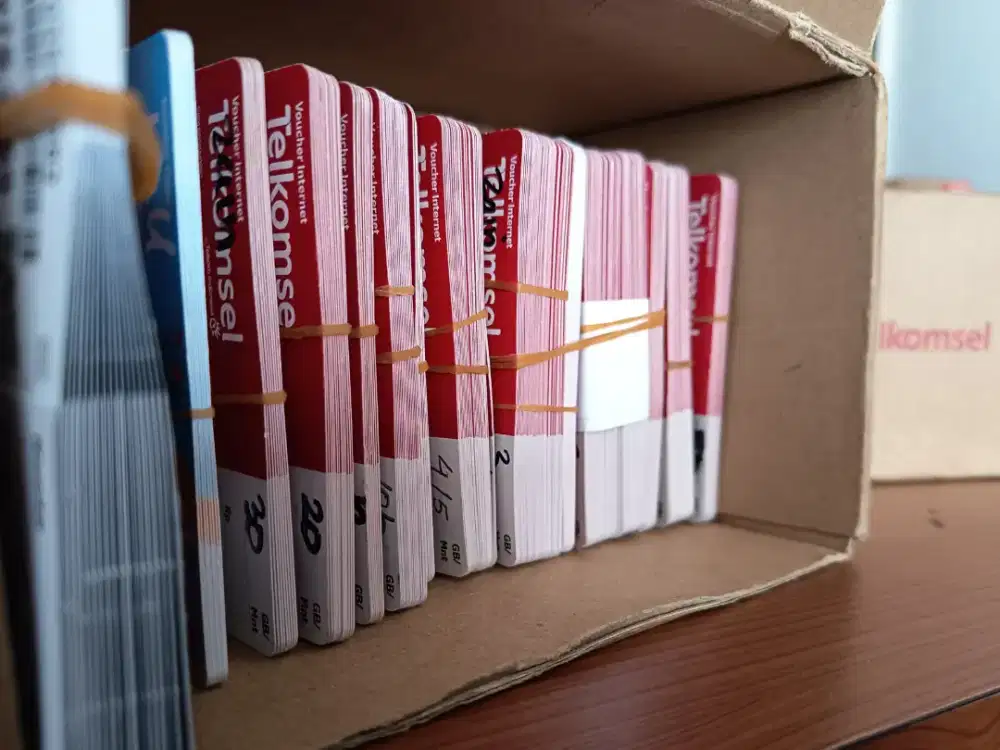 KARTU PAKET 3 GB DAN VOCER GESEK TELKOMSEL