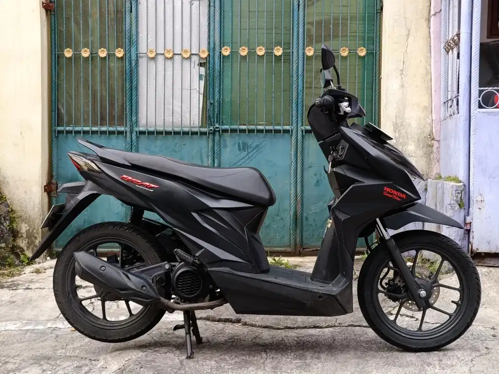 Beat deluxe tahun 2024 low km 19rb/tt boleh gan cash lebih bagus