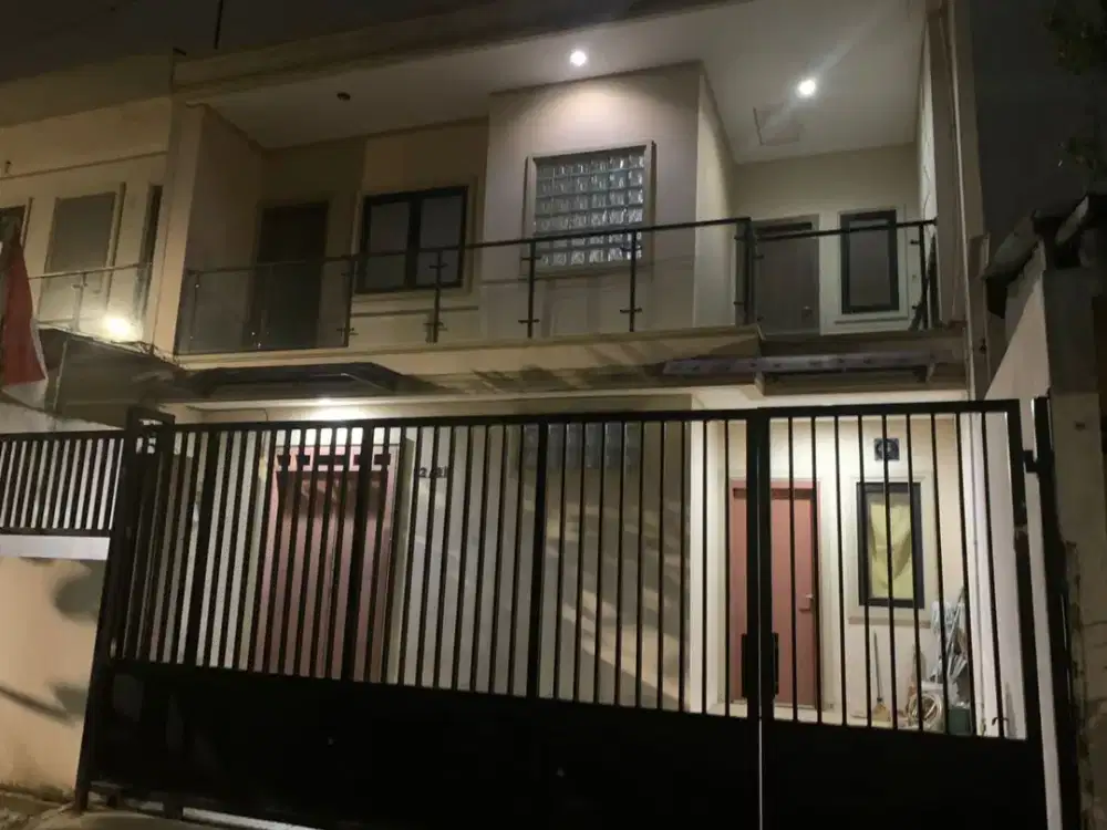 Rumah Indah Siap Huni Lokasi Strategis di Meruya - Jakarta Barat