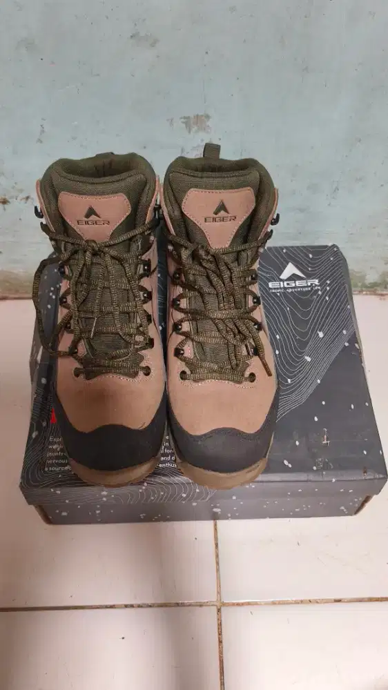 Sepatu eiger no45