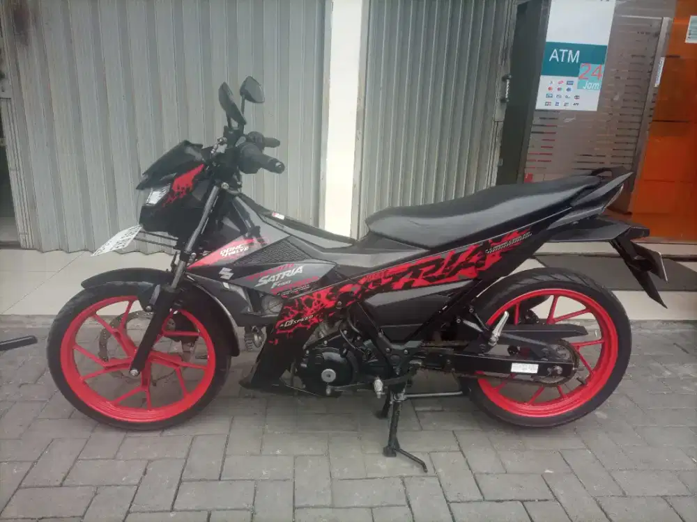 Suzuki Satria F1