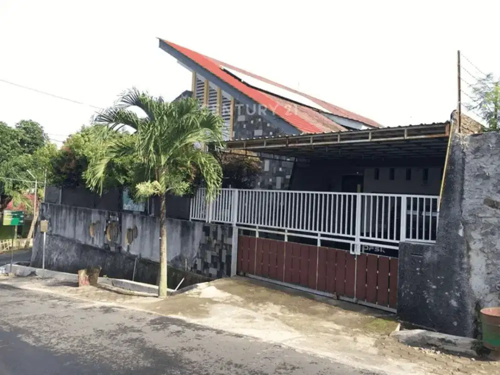 RUMAH DI DAERAH SEMARANG BARAT LOKASI STRATEGIS