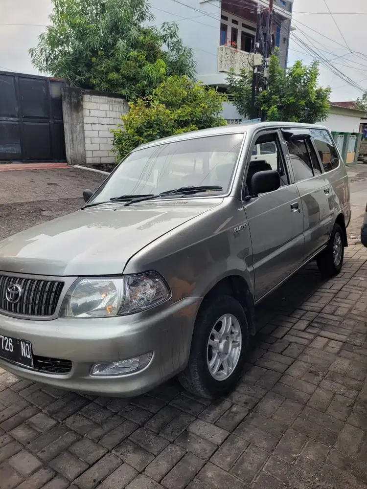 Toyota Kijang 2004 Bensin