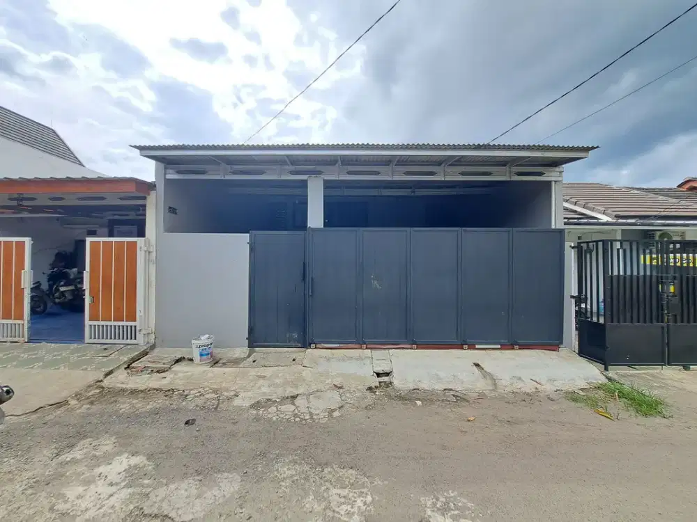 Rumah LT 167 Strategis Akses Dekat Pintu Tol BSD 1 Hadap Timur J-40056