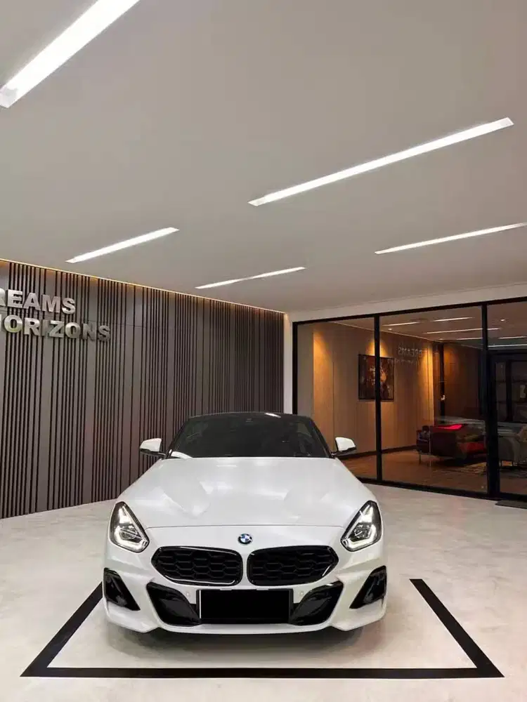 BMW All New Z4 Roadster M40i 2023 White on Black Putih Z 4