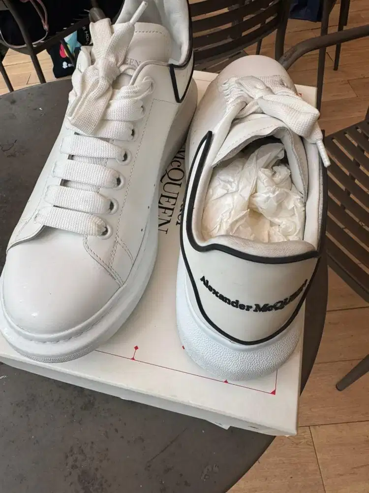 Sepatu Alexander McQueen