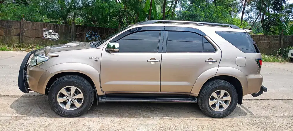 Toyota Fortuner 2005 Bensin