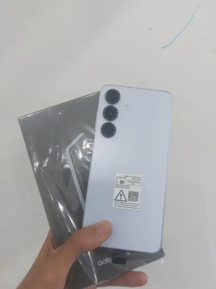 Samsung S25 12/256gb