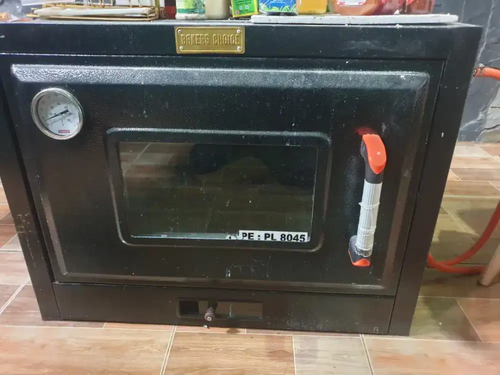 Oven serbaguna api atas dan bawah
