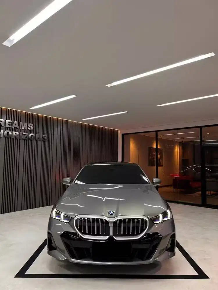 BMW 520i M Sport 2024 Grey on Black Abu-abu Abu 520 i MSport New Model