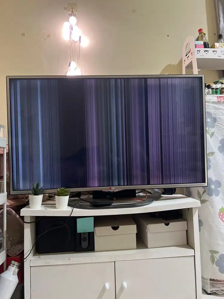 TV LG LED 3D 42 Inch – Rusak Panel