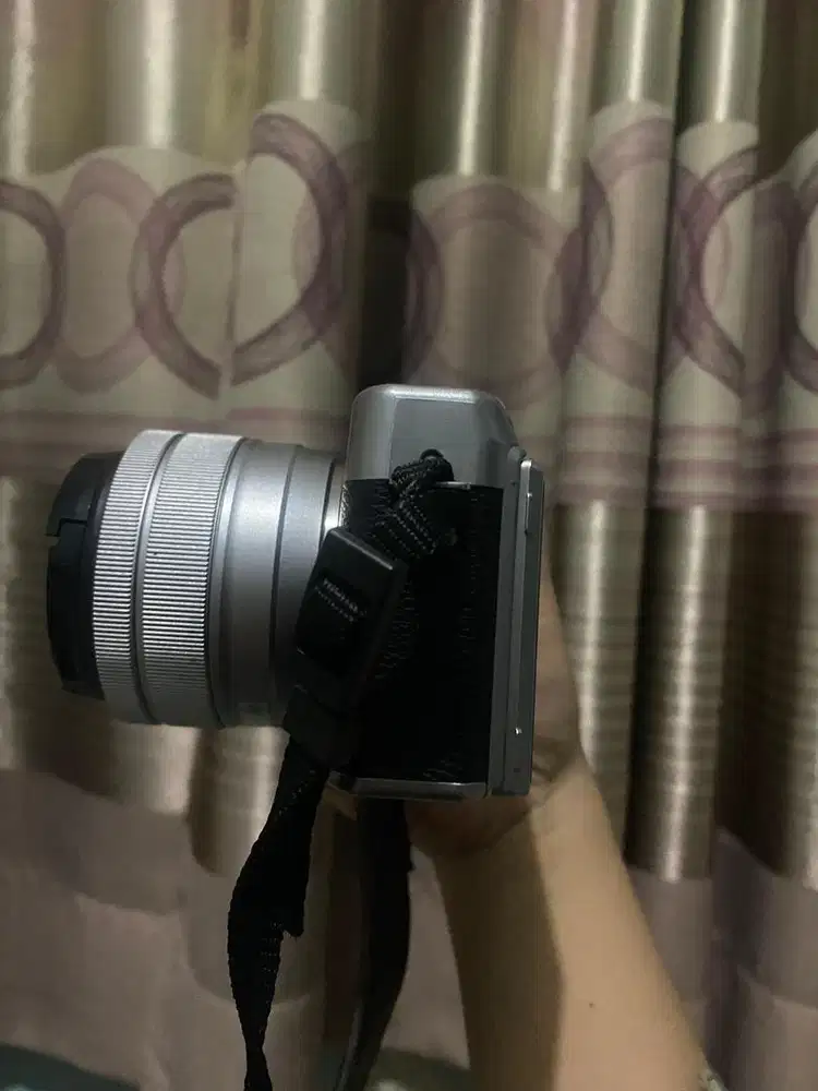 Jual kamera Fujifilm x-a20