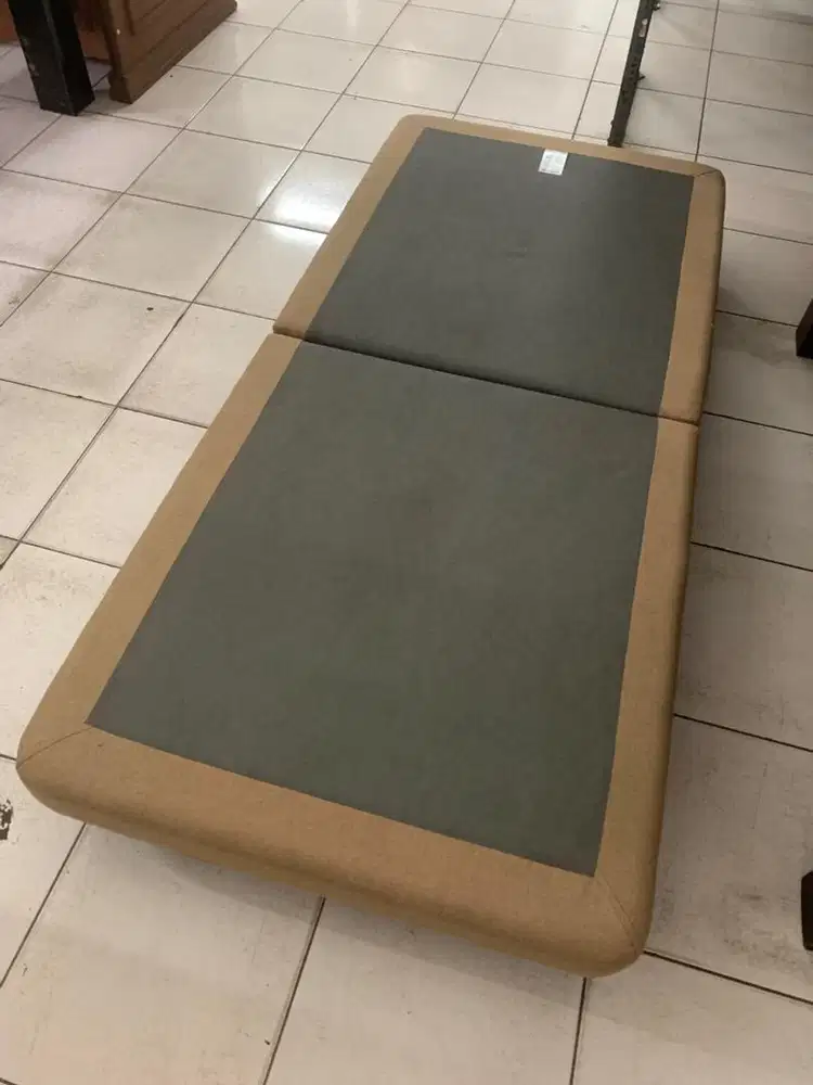 Preloved Domi Divan Ranjang-90x200 cm