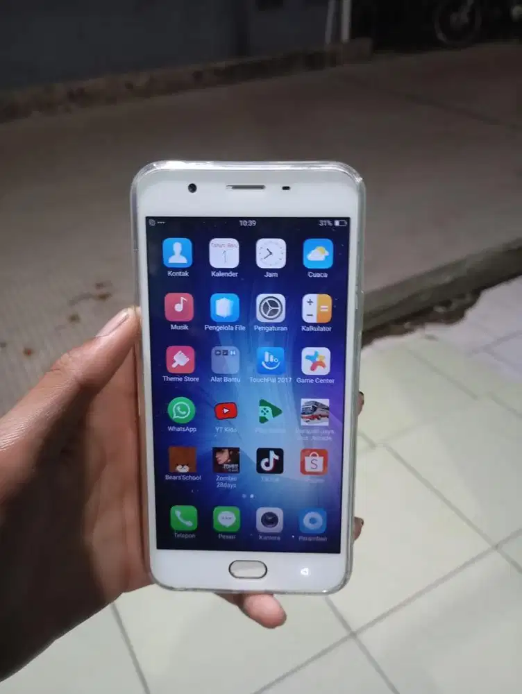 OPPO F1S. RAM 4 4g LTE NORMAL