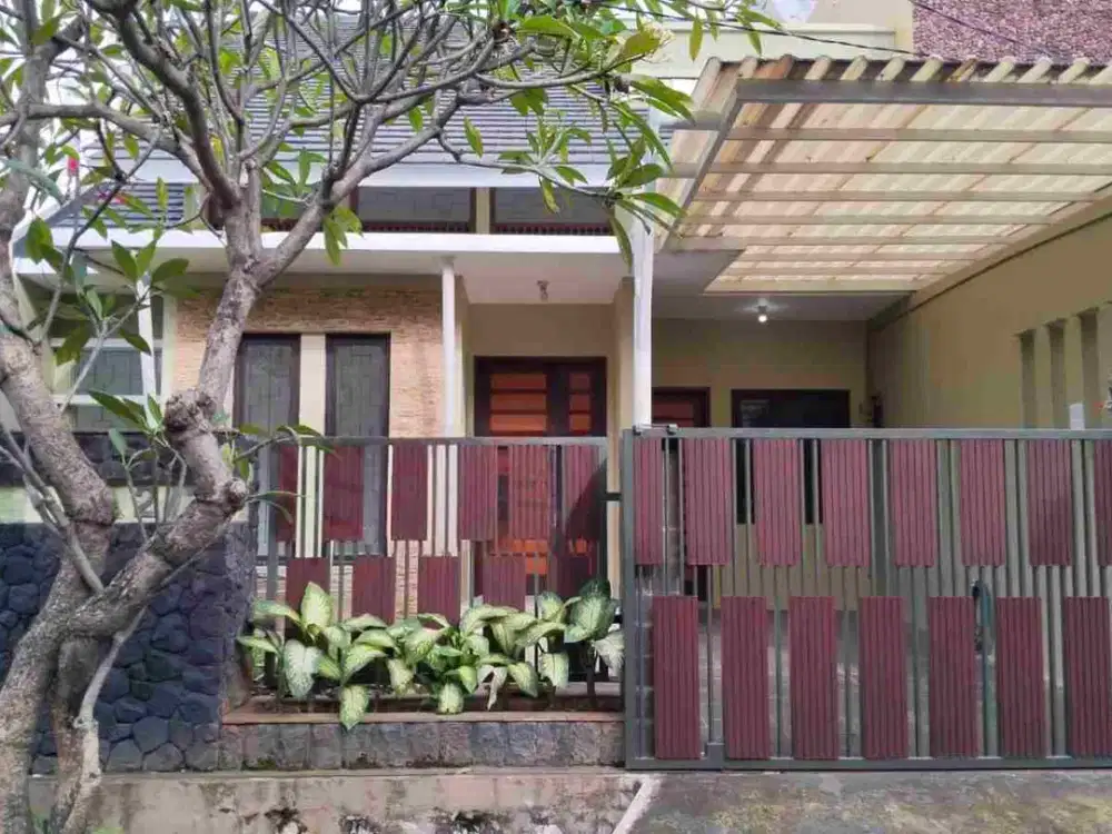 Di sewakan Rumah di Pondok Kelapa - Baru, Rapih dan lingkungan Elite