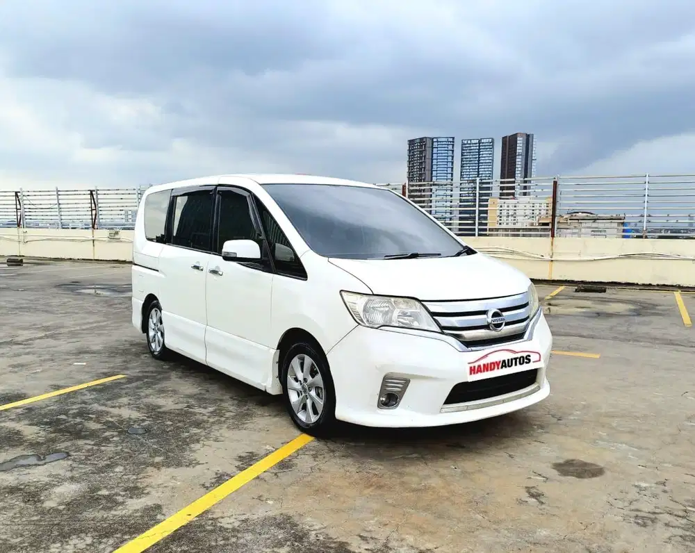 Nissan Serena Autech Panoramic Tahun 2013 Automatic Putih