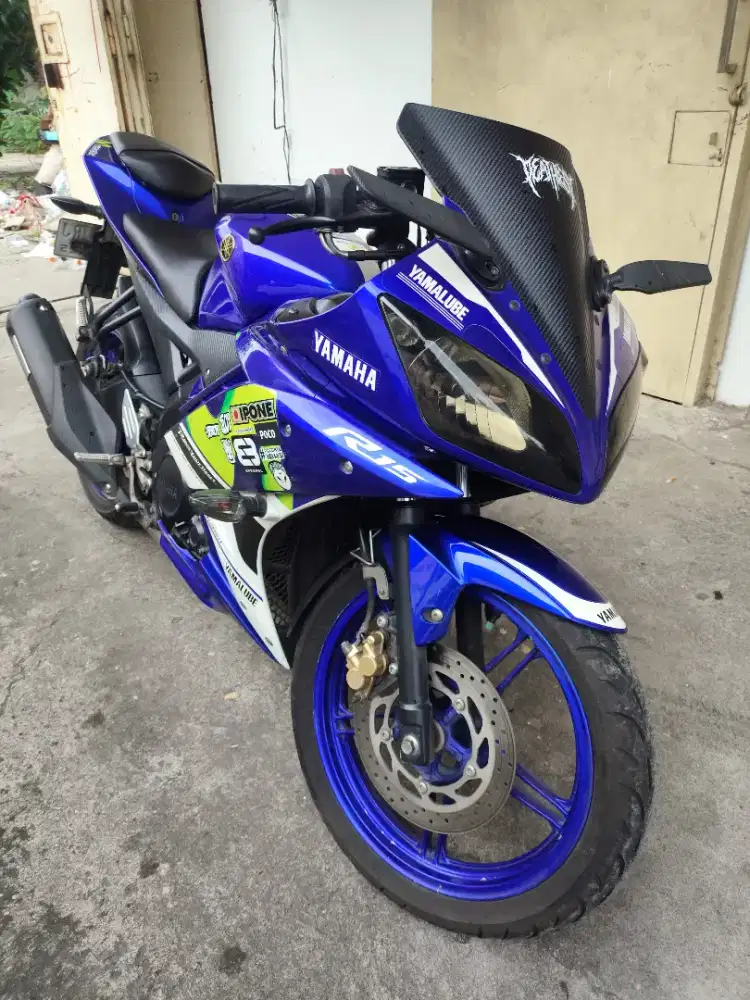 YAMAHA R15 V2 2015