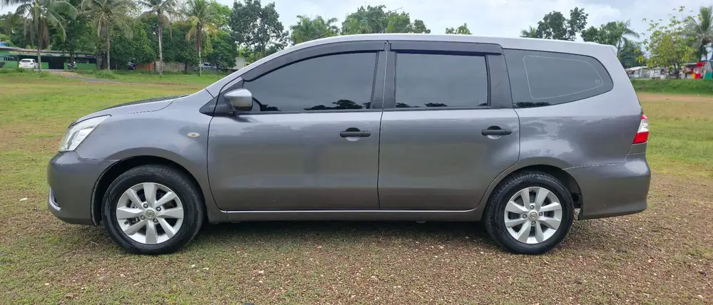 Nissan Grand livina 2013 Bensin