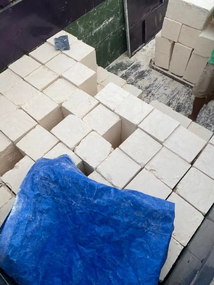 Batu kumbung pondasi