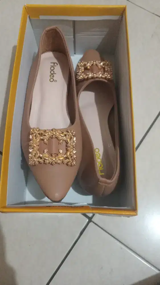 Flatshoes wanita