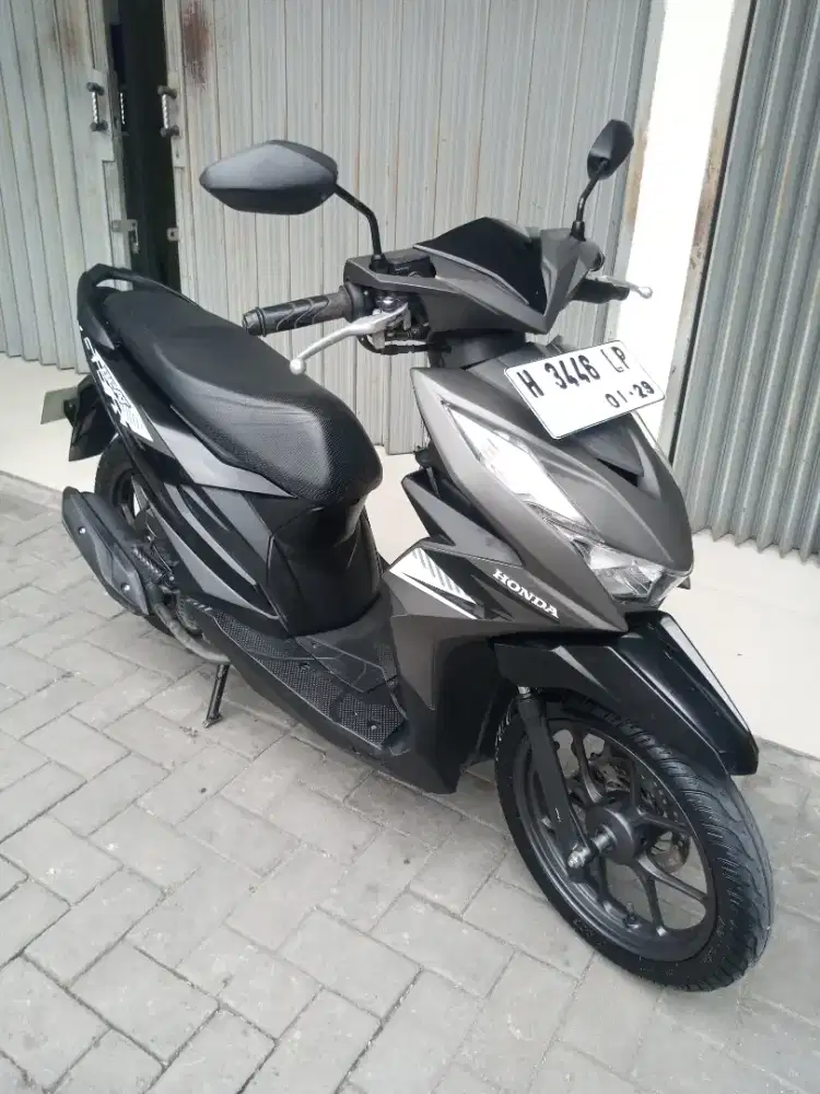 Honda Beat 2024 coklat hitam