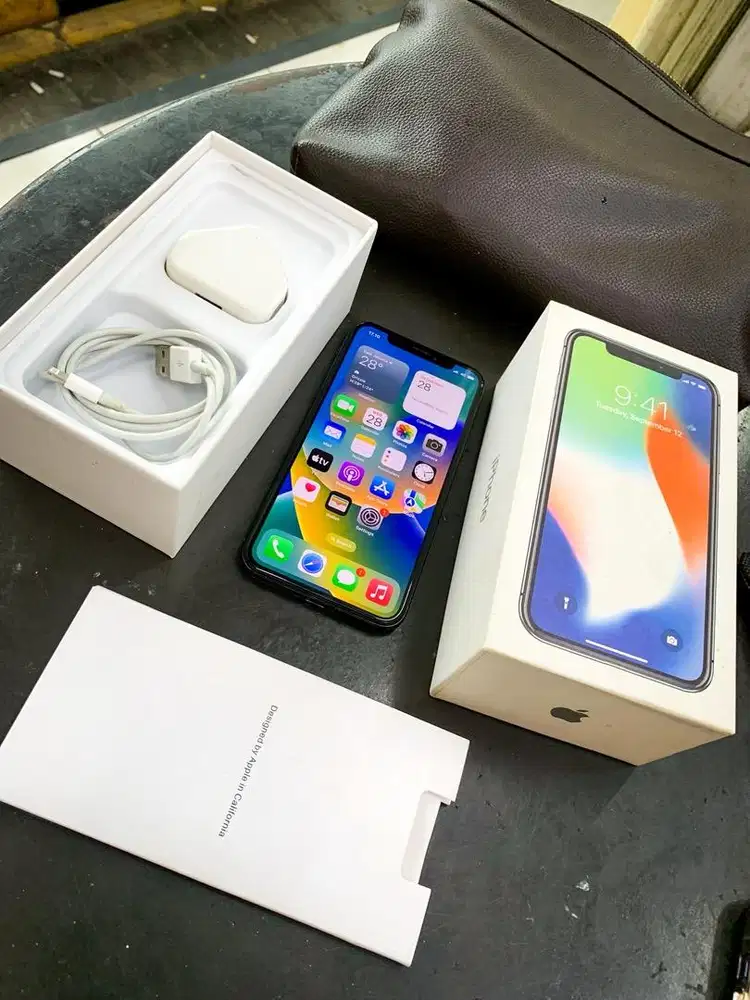 iPhone X 64GB fullset MULUS iCloud aman!