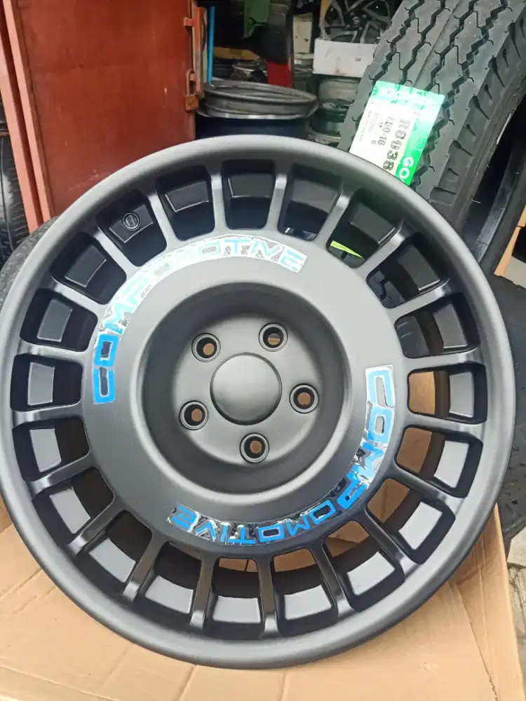 RL compomotive ring 17 x 7in ET 38 hole 5 pcd 114,3