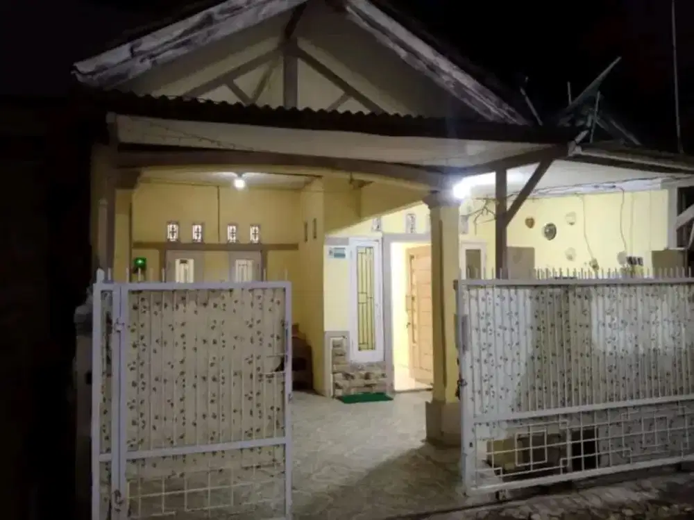 Di jual/di kontrakan rumah pertahun /6 bulan