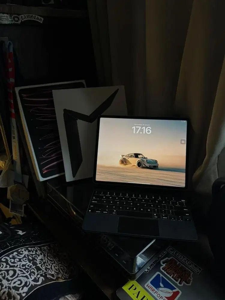 ipad pro 12.9 gen 6 M2 256gb wifi + celluler ibox dan apple magic