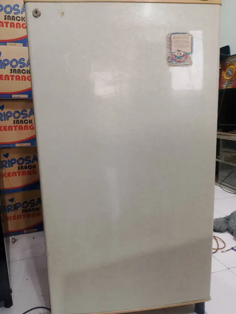 Dijual kulkas Sanyo 1 pintu normal