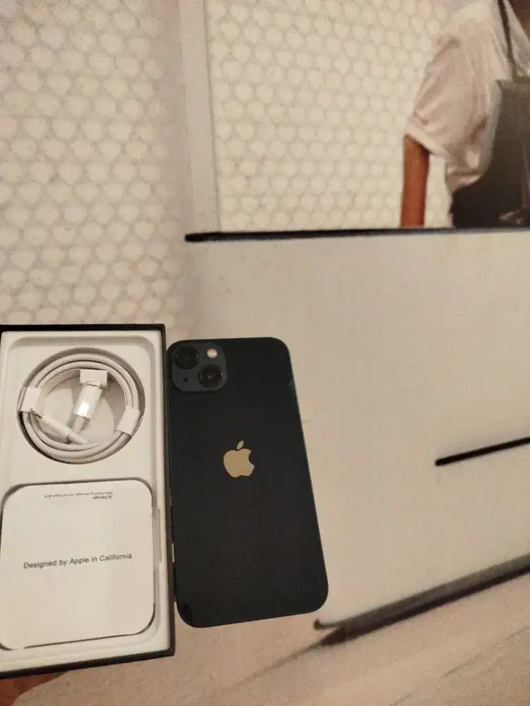 Iphone 13 128gb yg mampu masih baru