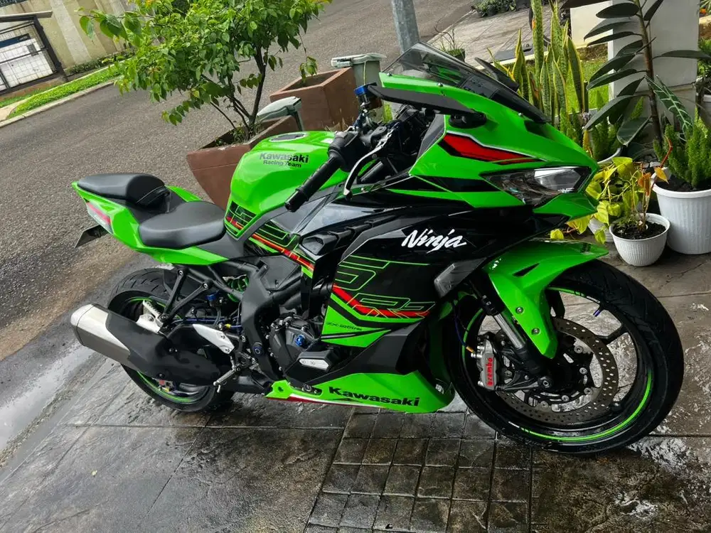 Jual Kawasaki ZX25RR Nik 2024 Odo 800 Perak Like New !!