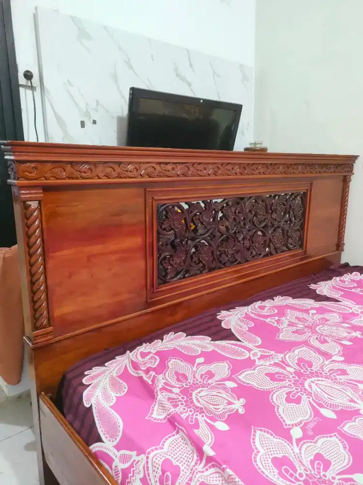 TEMPAT TIDUR JATI + SPRIMGBED JUAL CEPAT