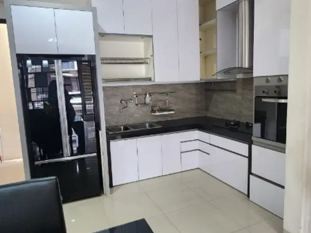 DIJUAL RUMAH GREEN LAKE CITY SUDAH RENOV SEMI FURNISH