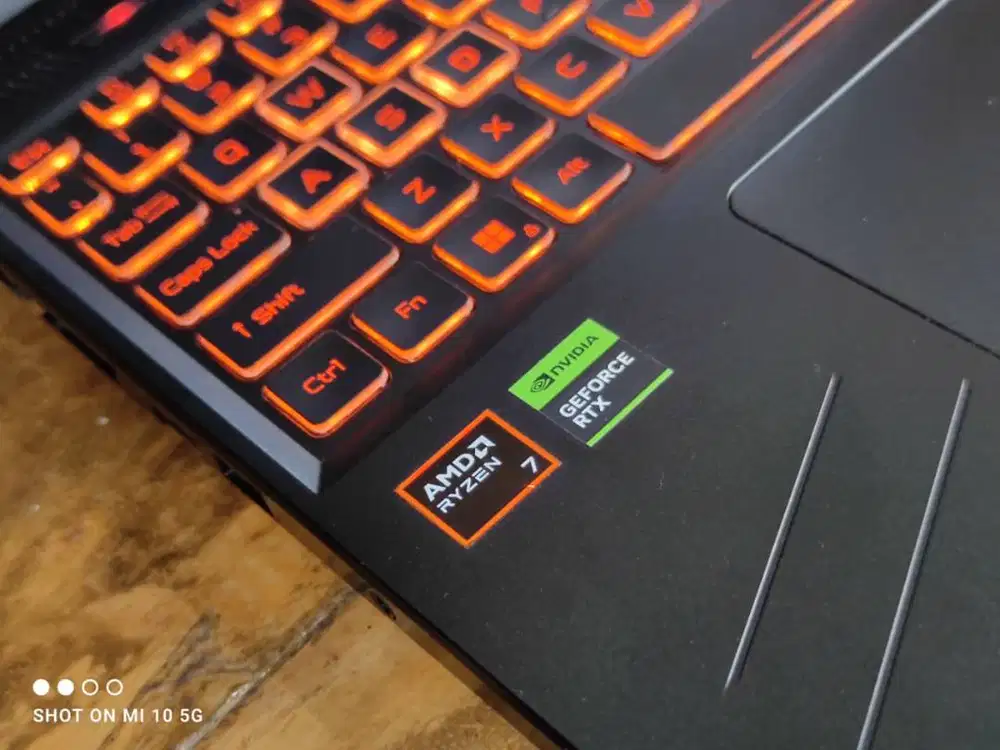 Acer Nitro V16 ANV16-41 Ryzen 7 8845HS 16/512GB RTX 4050 6GB sRGB 100%