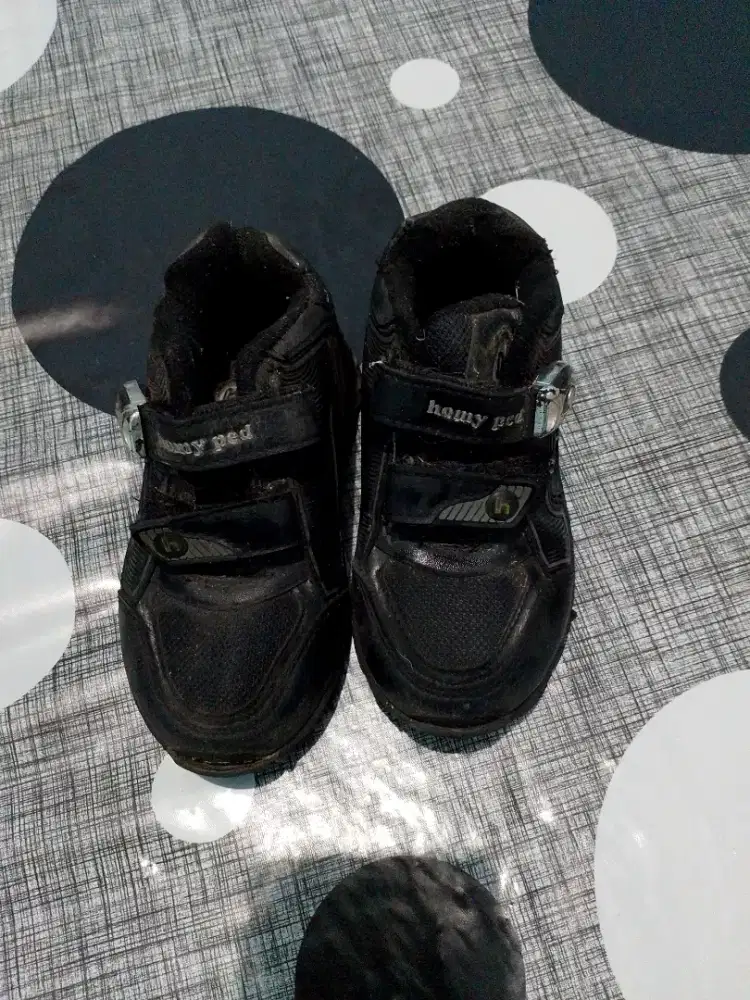 Sepatu Sekolah Anak Preloved – Homipet
Ukuran No. 29