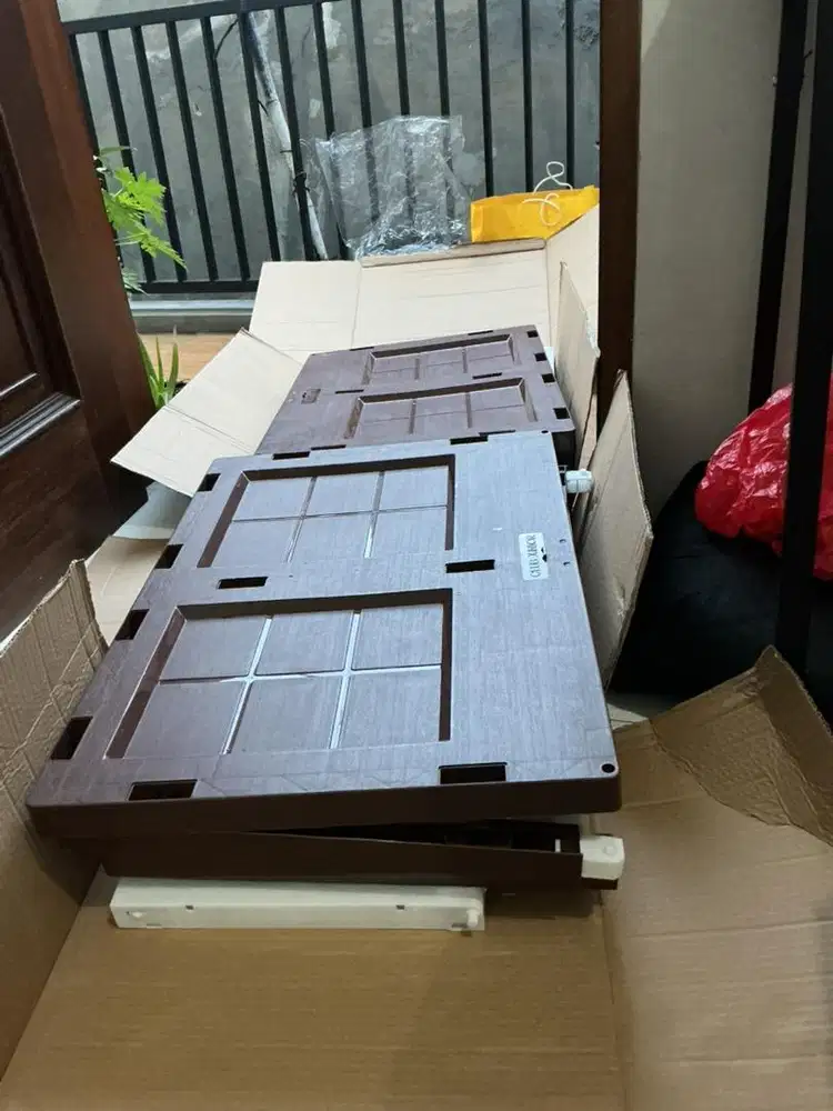 Lemari baju plastik cermin